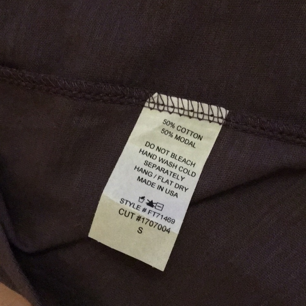 💜 NWOT Cute open back tee💜 - Picture 7 of 7
